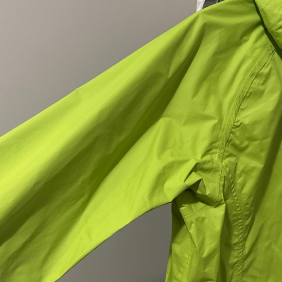 The North Face Women's Lime Green Rain Jacket - Picture 5 of 8